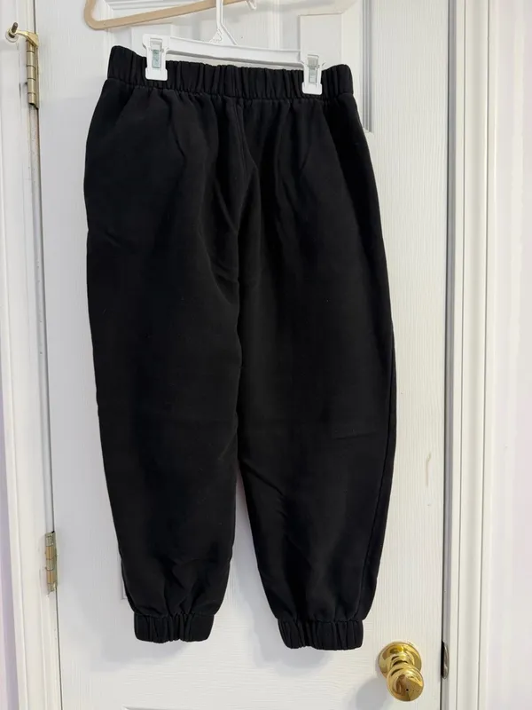 GAP High Rise VintageSoft Relaxed Joggers in black Size: small petite - Image 4