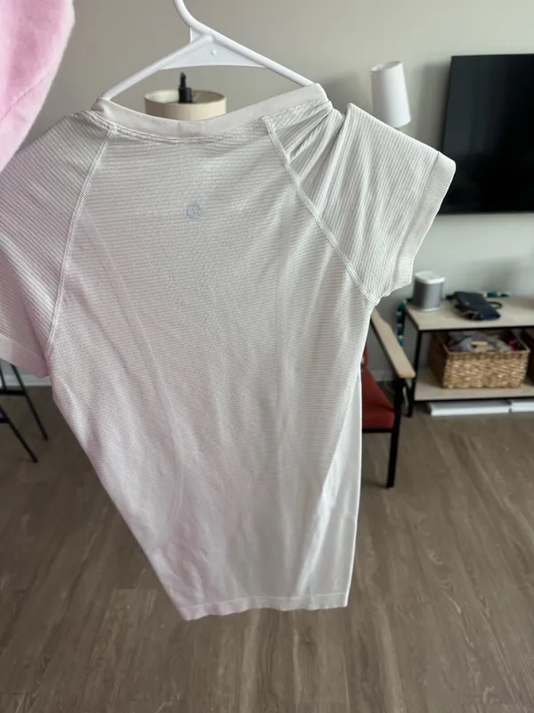 Lululemon Swiftly Tech Short Sleeve - Image 2