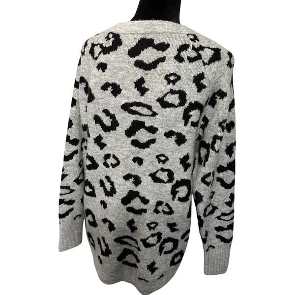 Abercrombie & Fitch Animal Print Tunic Sweater Gray/Black Women Medium Pullover - Image 3