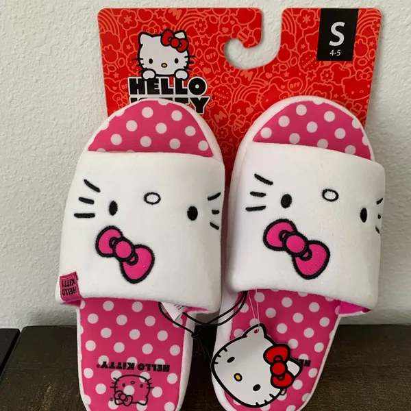 Hello Kitty Slippers Size Small 4-5 SANRIO WOMENS NEW - Image 2