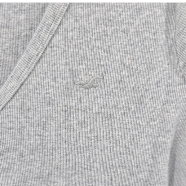 Hollister Henley T-Shirt Womens XXL Short Sleeve Ribbed Heather Gray EUC - Image 2
