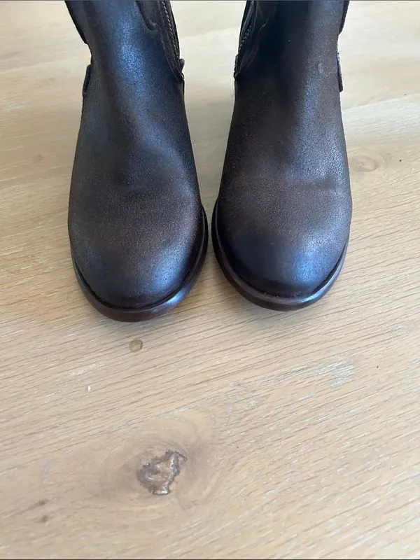 Frye Ladies Carson Piping Chocolate Tall Western Boots FR41360-CHOC, 7.5, NWOT - Image 13