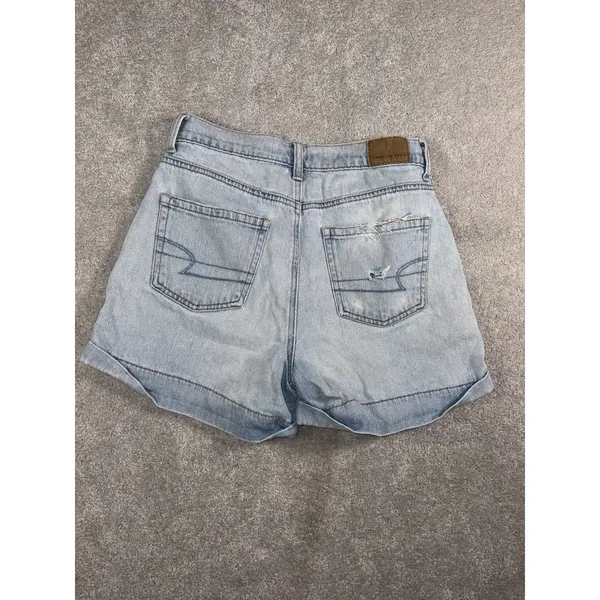 American Eagle Mom Short Cuffed Light Wash Size 0 - Image 6