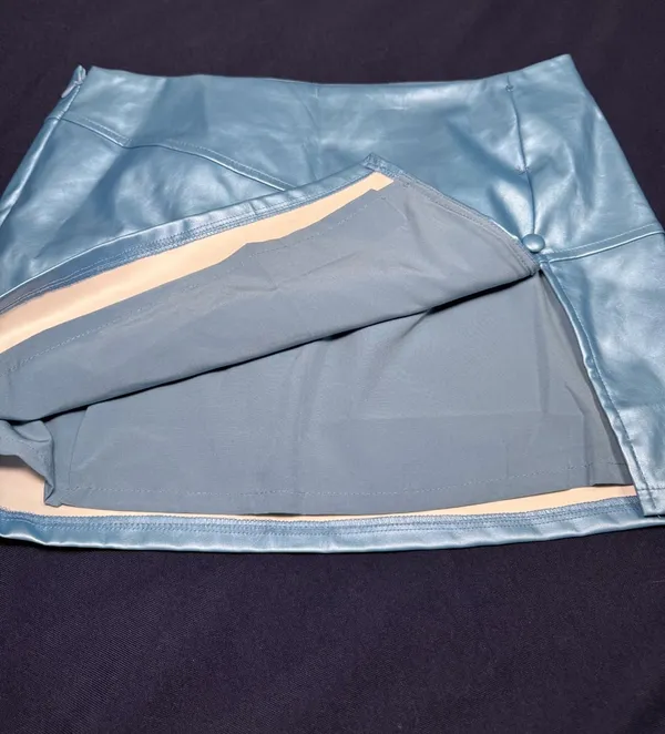 superdown REVOLVE Lucy Faux Leather Mini Skirt M Y2K - Image 5