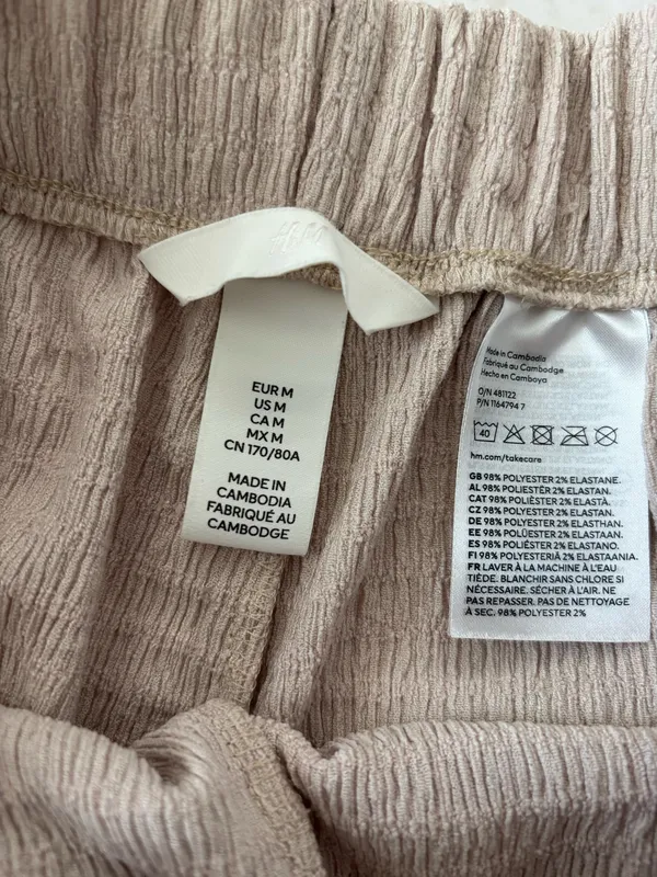 New H&M shorts sz M - Image 3