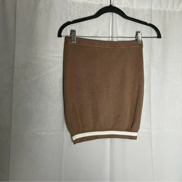 Superdown Beige & White Bonnie Varsity Mini Skirt Size‎ XS - Image 2