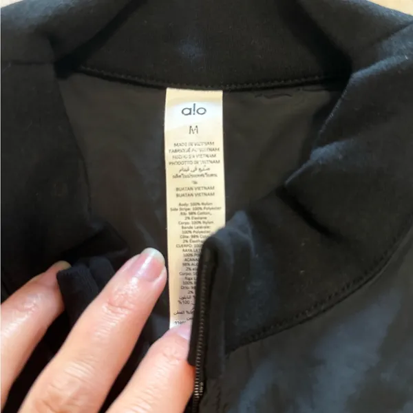 NWOT Alo Shrug - Image 3