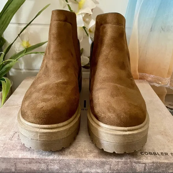 Qupid Tan Faux Suede Boots - Image 4