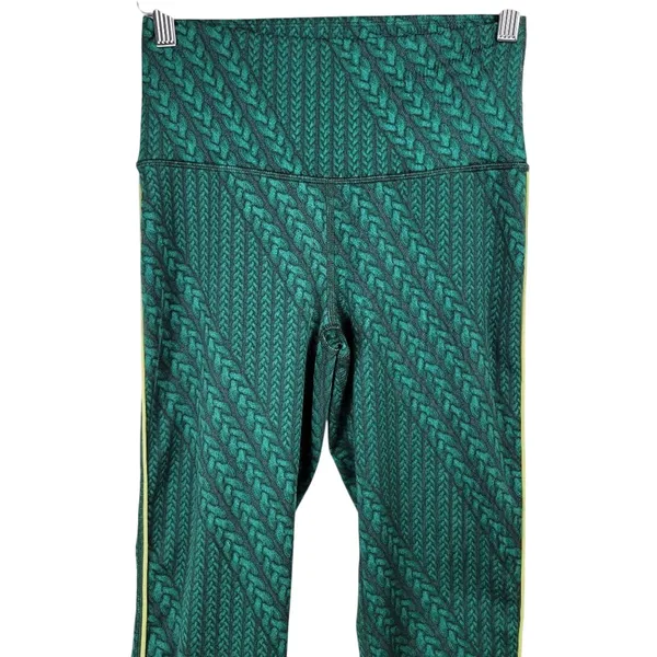 Aerie Women's High Waisted Leggings Green Cable Knit‎ Print Size Medium - Image 3