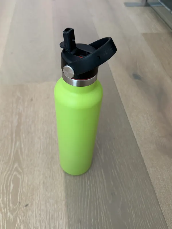 Green hydroflask water bottle - Image 2