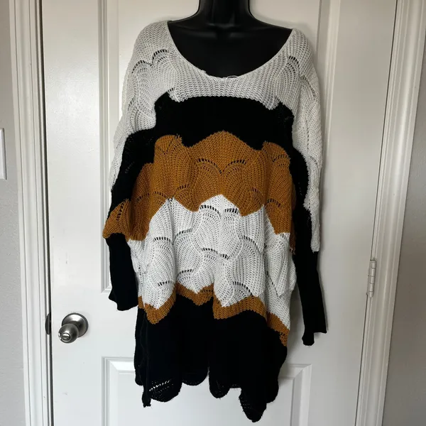 Womens BloomChic Oversized Knit Sweater Size 14-16 - Image 4