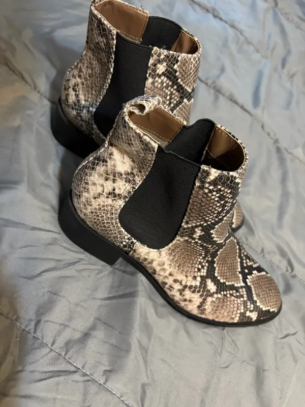 Snake skin boot Tan Size 8 - Image 2