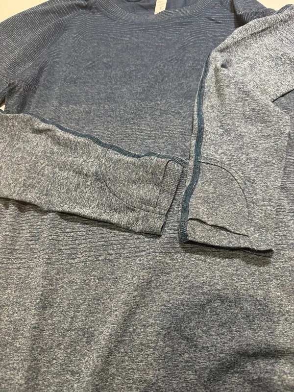 Athleta Momentum Seamless Long Sleeve Crew Top Blue - Image 5