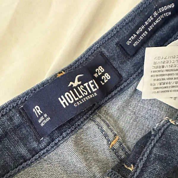 Hollister Skinny Ultra High Rise Jeans - Image 2