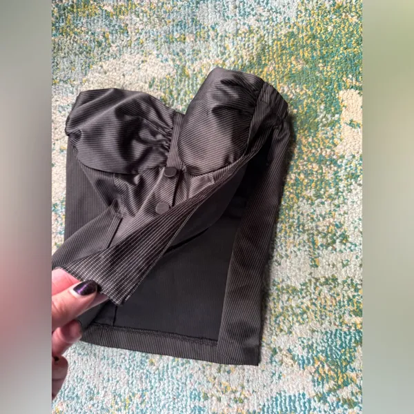 Y2K Charlotte Russe pinstriped black tuxedo tube top, size medium - Image 6