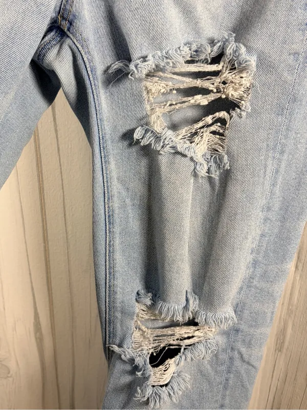 AMERICAN EAGLE High Rise Distressed Mom Straight Jeans, Size 6, Light Wash - Image 7