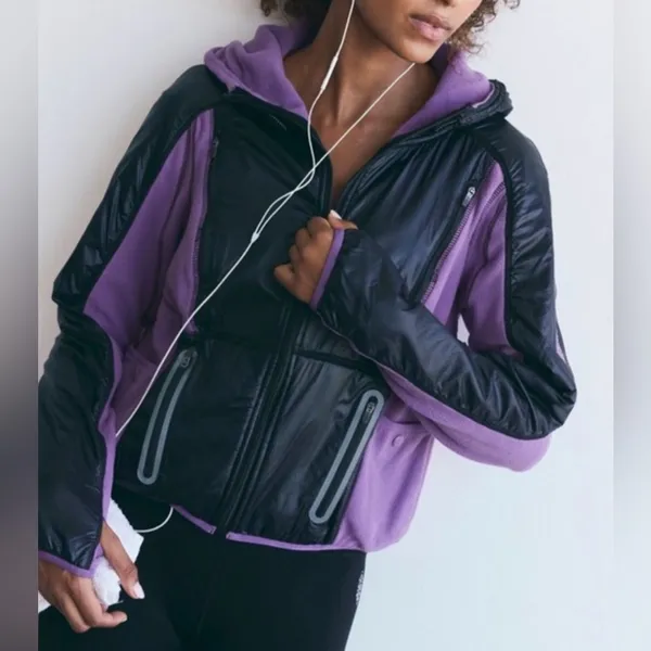 Free People Movement‎ Women’s Purple and Black fleece/tech Jacket size Medium - Image 3