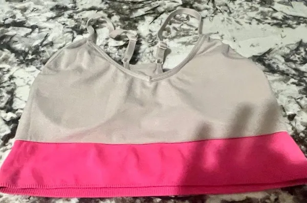 Victoria’s Secret PINK Seamless Seamless Lightly Lined Sports Bra Size Medium - Image 8