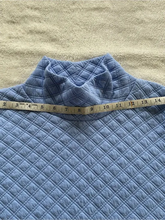 J. Crew Light Blue Quilted Turtleneck Pullover size M - Image 9