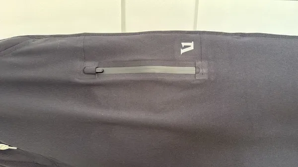 Vuori Large Ponto Performance Joggers in Black - Image 6