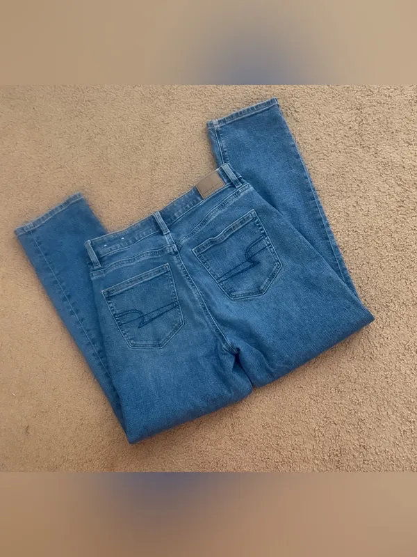 American Eagle Mom Jeans - Image 2