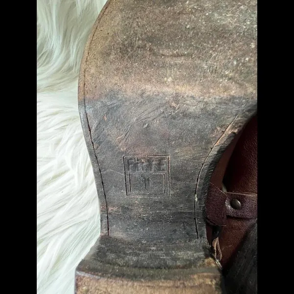Frye Stylish Brown Leather Heeled Clogs with Buckle Detail size 7 - Image 5