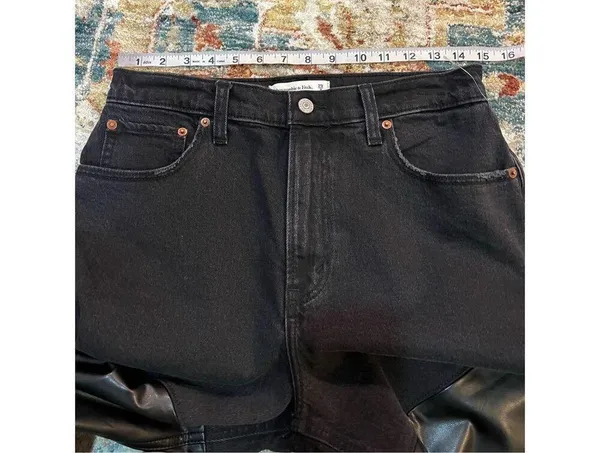 Abercrombie & Fitch NWT 90s Straight High Rise Jeans Faux Leather sz 29 / 8S - Image 9