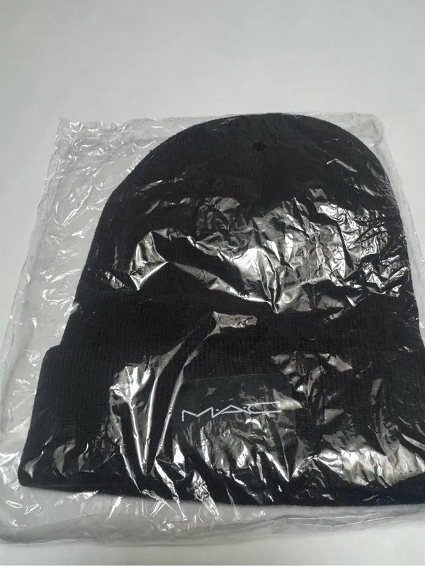 M·A·C Cosmetics Black Logo Knit Beanie Hat New OS - Image 2