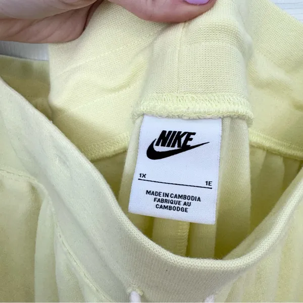 Nike Women's Terry Cloth Yellow Shorts XL - Plus Size 1X - Image 3