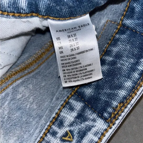 American Eagle Distressed Light Blue Jeans straight leg - Image 3