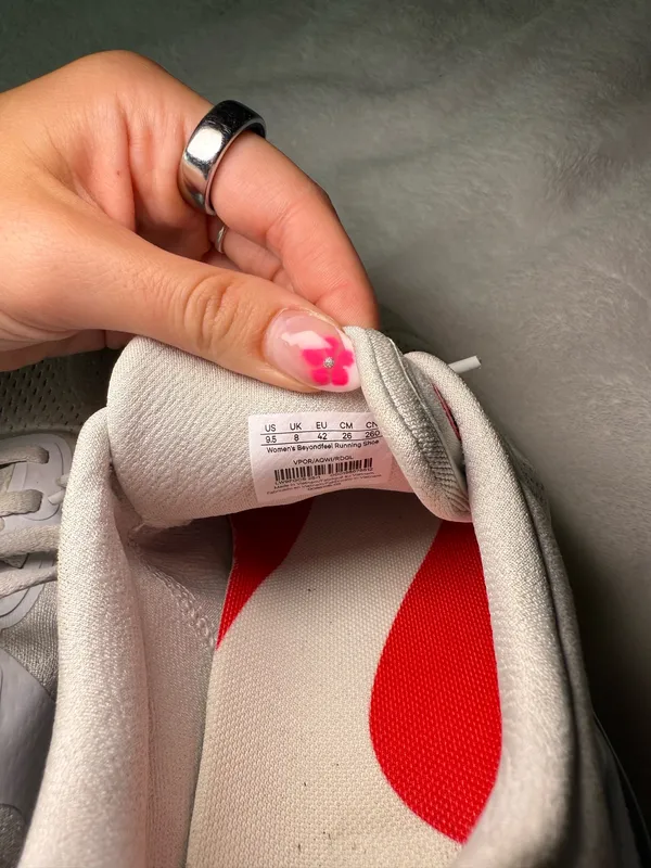 Lululemon Sneakers Running - Image 4