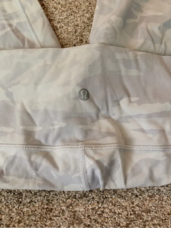 Lululemon High-Waist Camo Leggings - Light Gray - Image 2