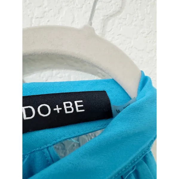 DO+BE Turquoise Halter Keyhole Blouson Top Smocked Hem Size Medium - Image 3