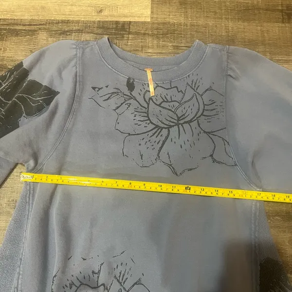 FREE PEOPLE Flowers Sweatshirt in Navy Combo - Image 6