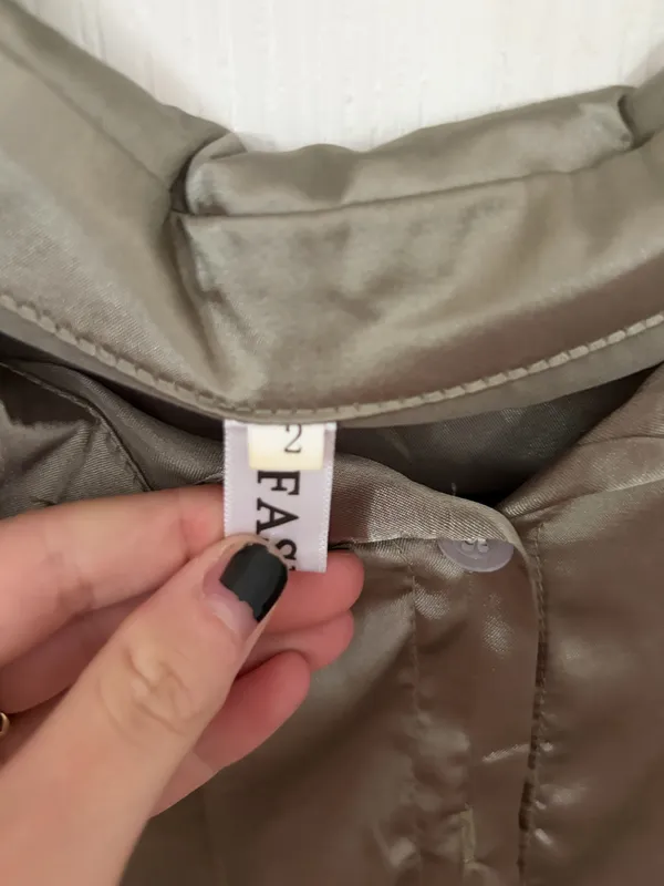 Olive green silk button up Size 2 - Image 2