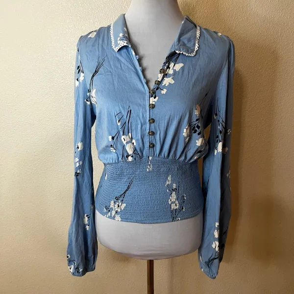 Maeve | Anthropologie light blue floral smocked long sleeve blouse top WOMENS M - Image 2