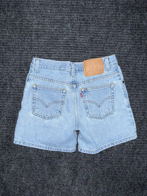 Vintage 90s Levi’s 550 Relaxed Fit Denim Shorts Women’s 26 Light Denim Jorts - Image 2
