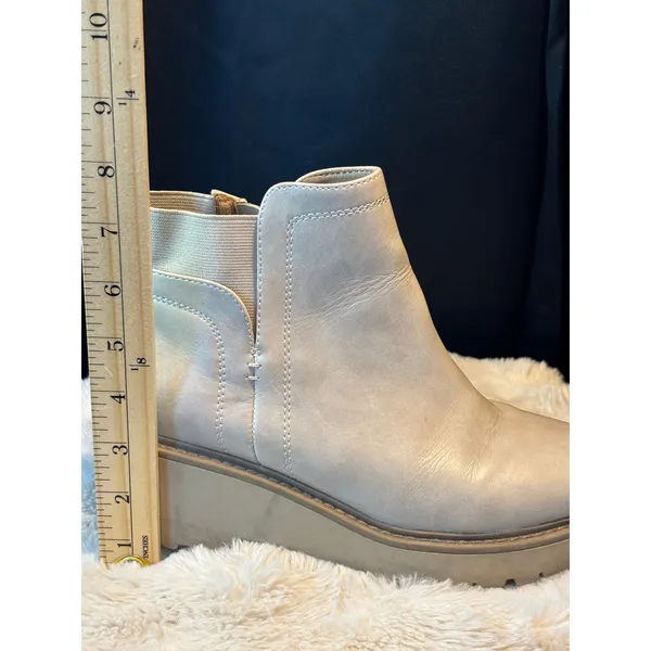 DV Dolce Vita Womens Gray Leather Platform Wedge Lug Sole Ankle Boots Zipper - Image 6