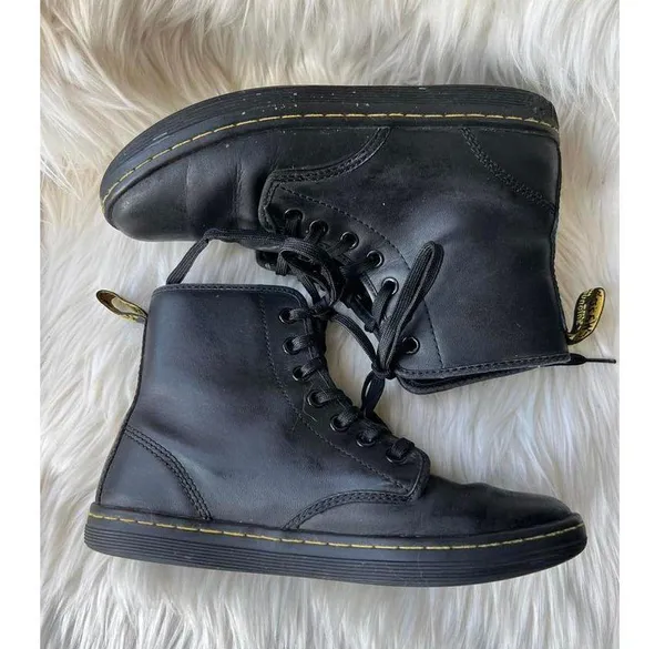 Dr. Martens Stylish Black Lace-Up Ankle Boots size 6 like new! - Image 5