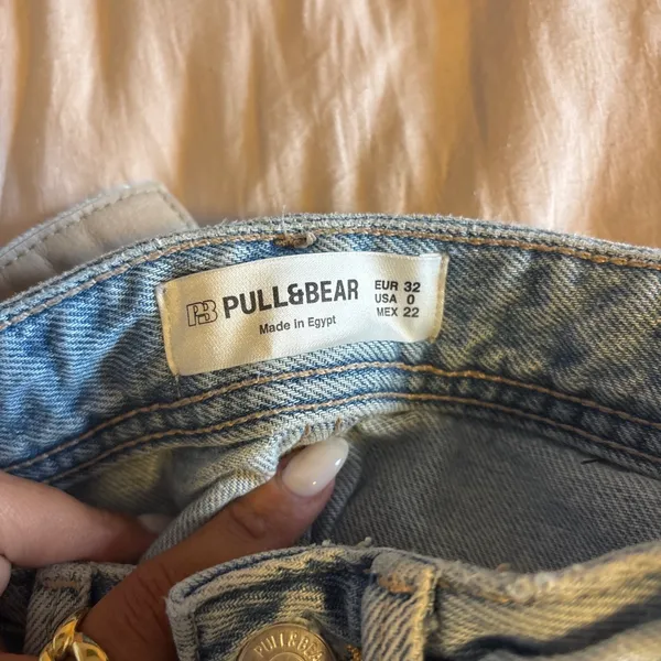 Worn twice, Pull&Bear Low-Waisted Wide Leg Jeans, Light Washed, Size 0 - Image 4