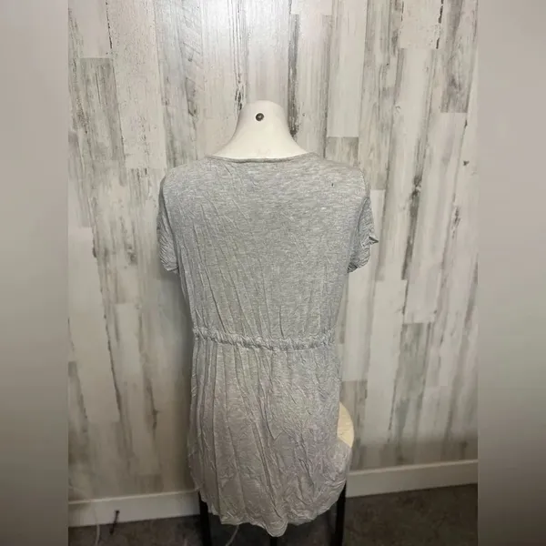 H&M Gray dress with pulling string - Image 5