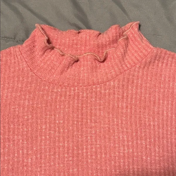 Abercrombie & Fitch Ribbed Pink Top (S) - Image 5
