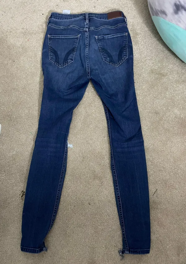 Hollister Jeans - Image 4