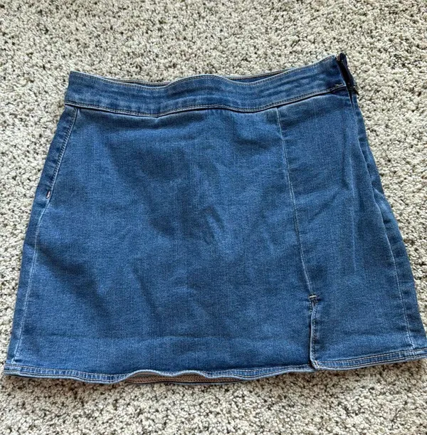 American Eagle jean skirt - Image 3