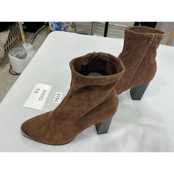 Womans Forever 21 Pull On Ankle Boots 7.5 Side Zip Block Heel Silver Accent NWOT - Image 3