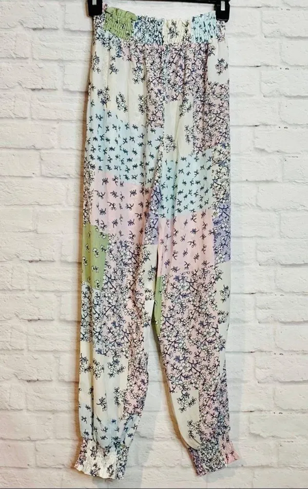 Boutique NEW Floral Patch Pants - Image 8