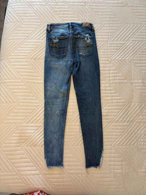 American Eagle Super Hi Rise jeggins Distressed Jeans - Blue Wash Size 4 - Image 6