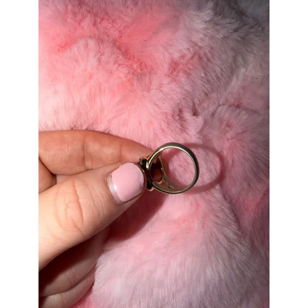 Vintage Style Goldstone Oval Statement Ring Gold Tone Heart Detail Sparkle Brown - Image 4