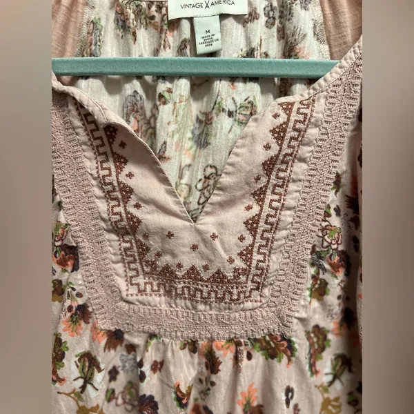 Vintage America Pink Floral Boho Peasant Style Tunic Blouse - Image 3