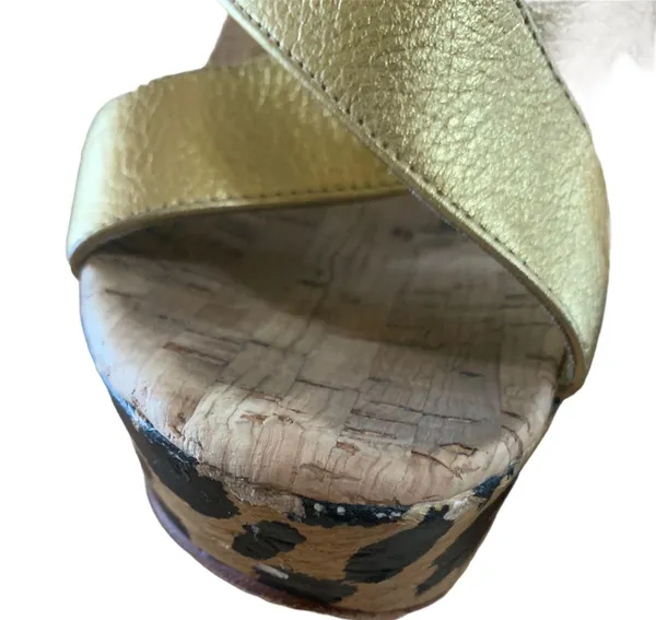 Beverly Feldman Sandals Gold Wedges Platform Size 6 - Image 5
